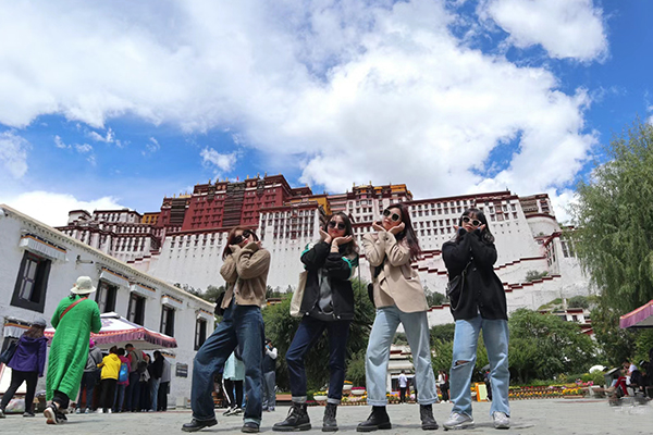 去西藏玩七天带三千一个人够吗