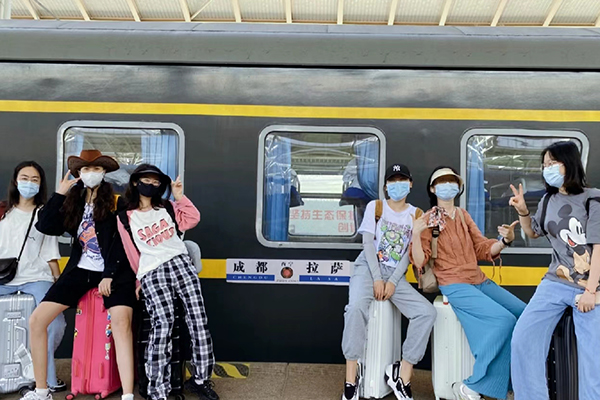 成都去西藏旅游大概多少钱