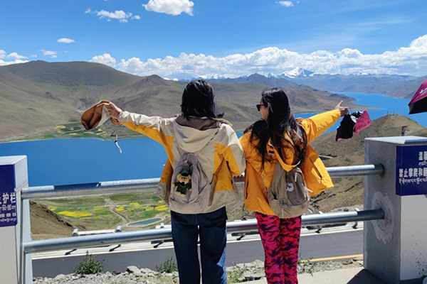 带闺蜜2个人西藏旅游几月去玩最佳