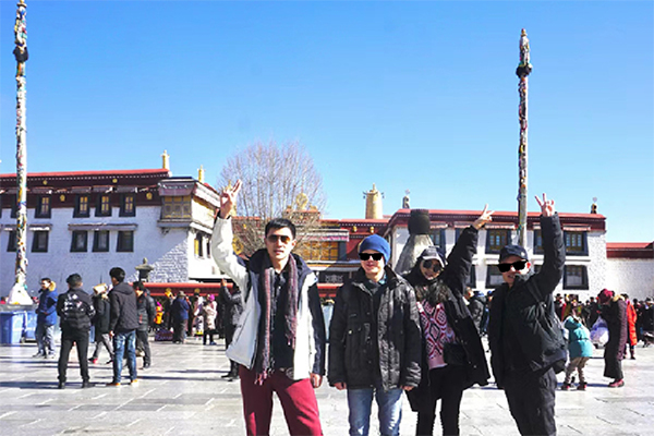 三月去拉萨旅游报团合适吗