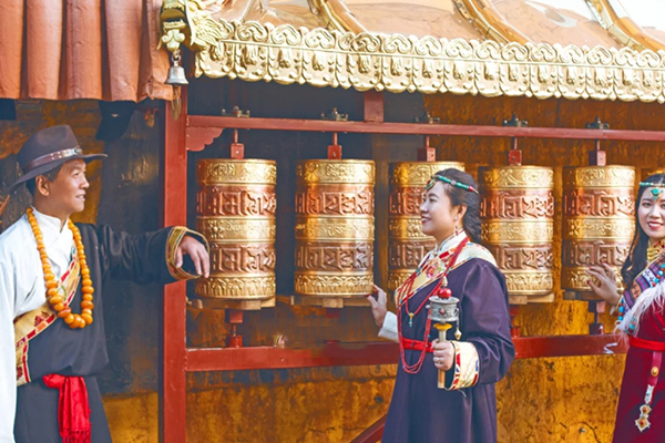 5月带父母到西藏旅游五天要花多少钱